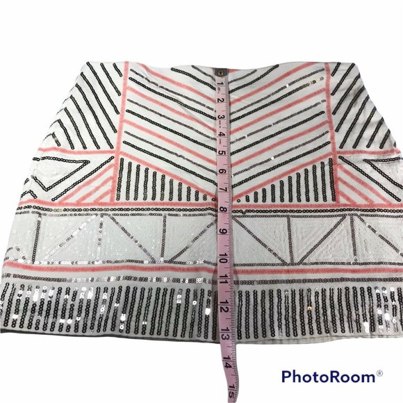 Express Women’s Geometric ZIG ZAG PRINT Mini Skirt Size Small/Petite Preowned - Picture 7 of 7